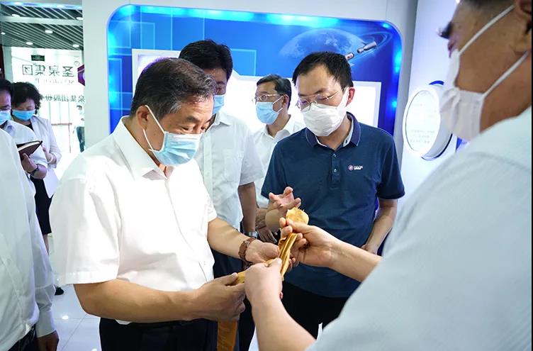 山東省委常委、濟南市委書記孫立成一行到圣泉集團調研